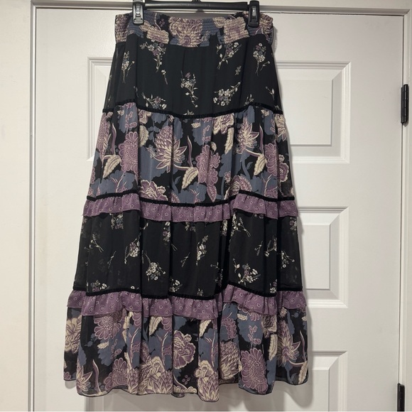 Black and Lavender Floral Maxi Skirt - Picture 2 of 11